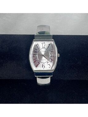 Vtg Women's Vivani Quartz Silver Tone V827-0440 Cuff Bracelet Works